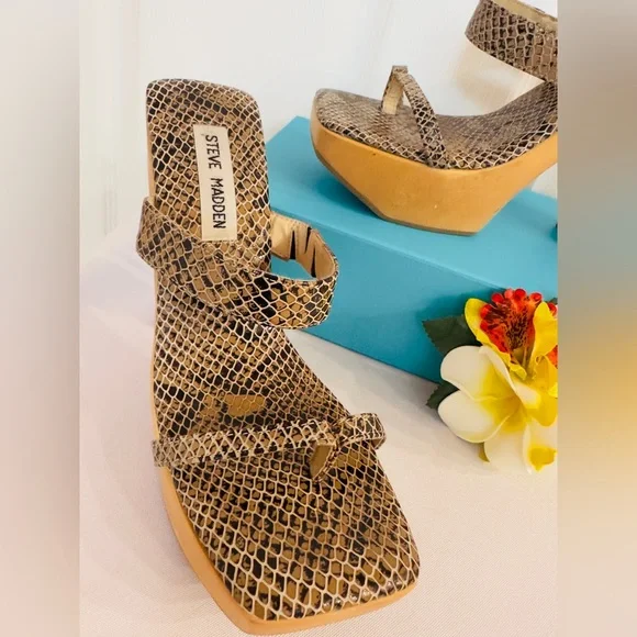STEVE MADDEN ~ Snakeskin Platform 4” Wooden Heeled Slip-On Sandals size 7 - Picture 6 of 8